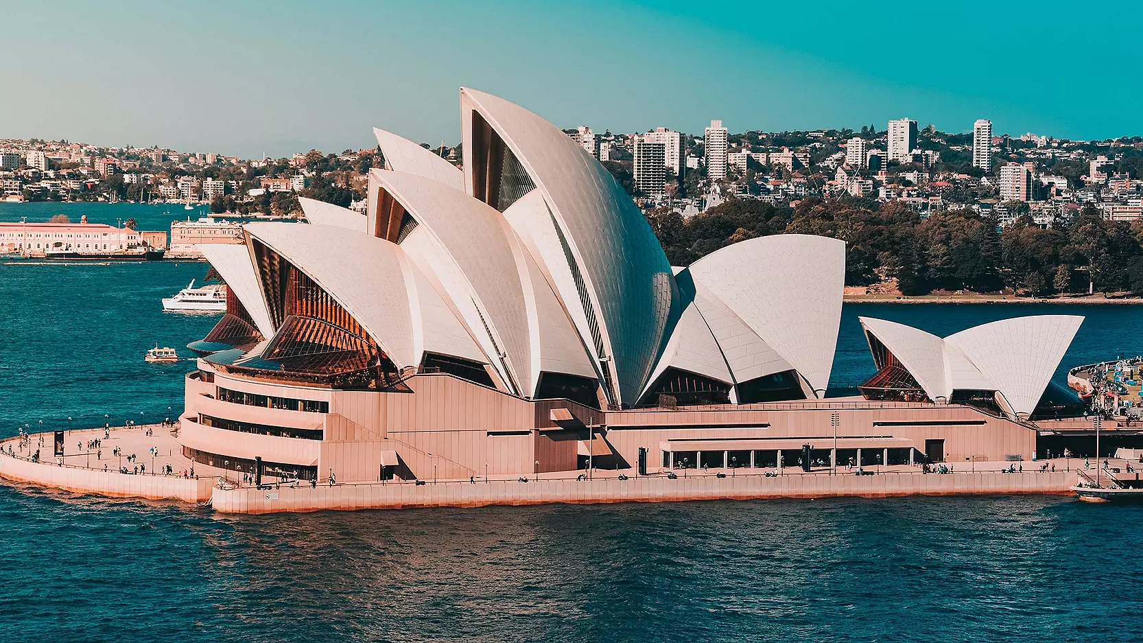 https://ww3.rics.org/uk/en/modus/built-environment/commercial-real-estate/buildings-that-elevated-cities--sydney-opera-house.html