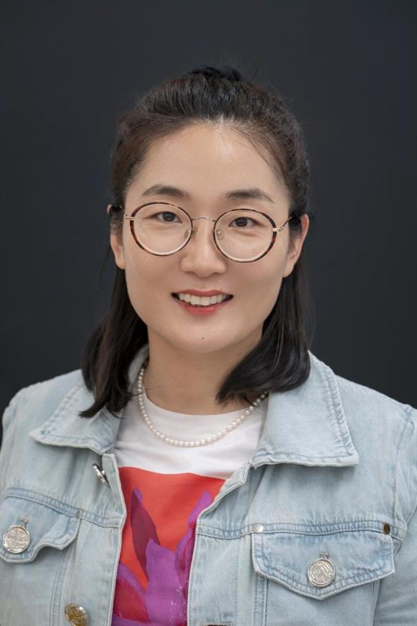 Jingxiu Wang