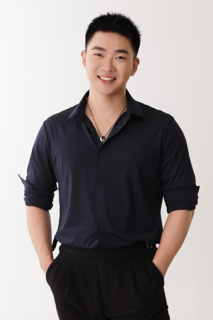 Yilong Fan