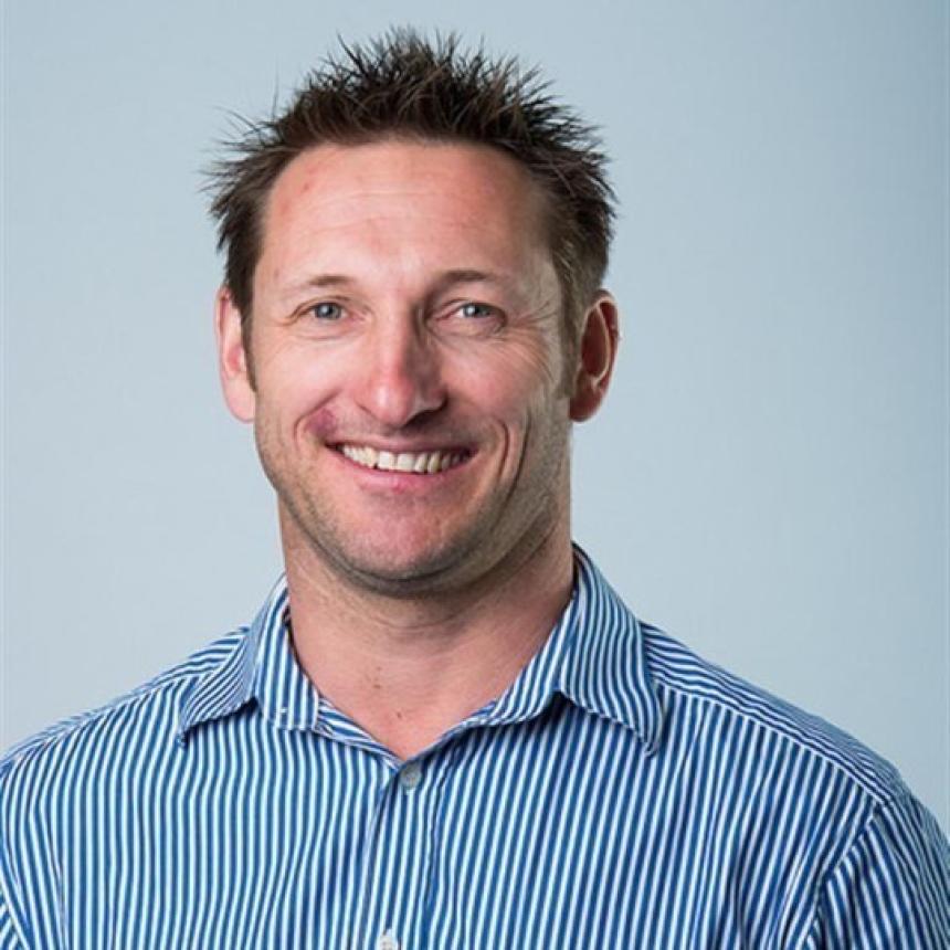 Chris Saunders
