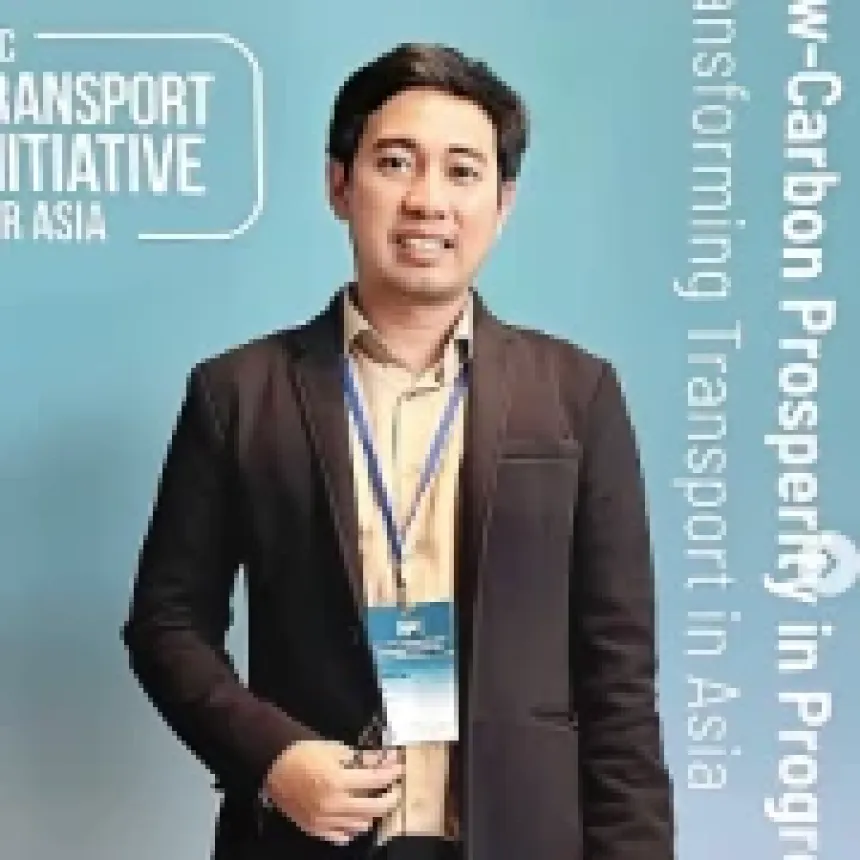 Akhmad Fauzi