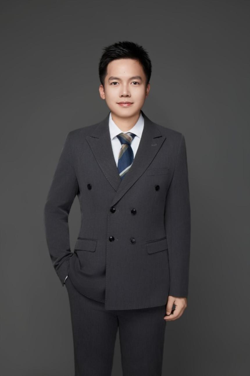 Junrun Xia