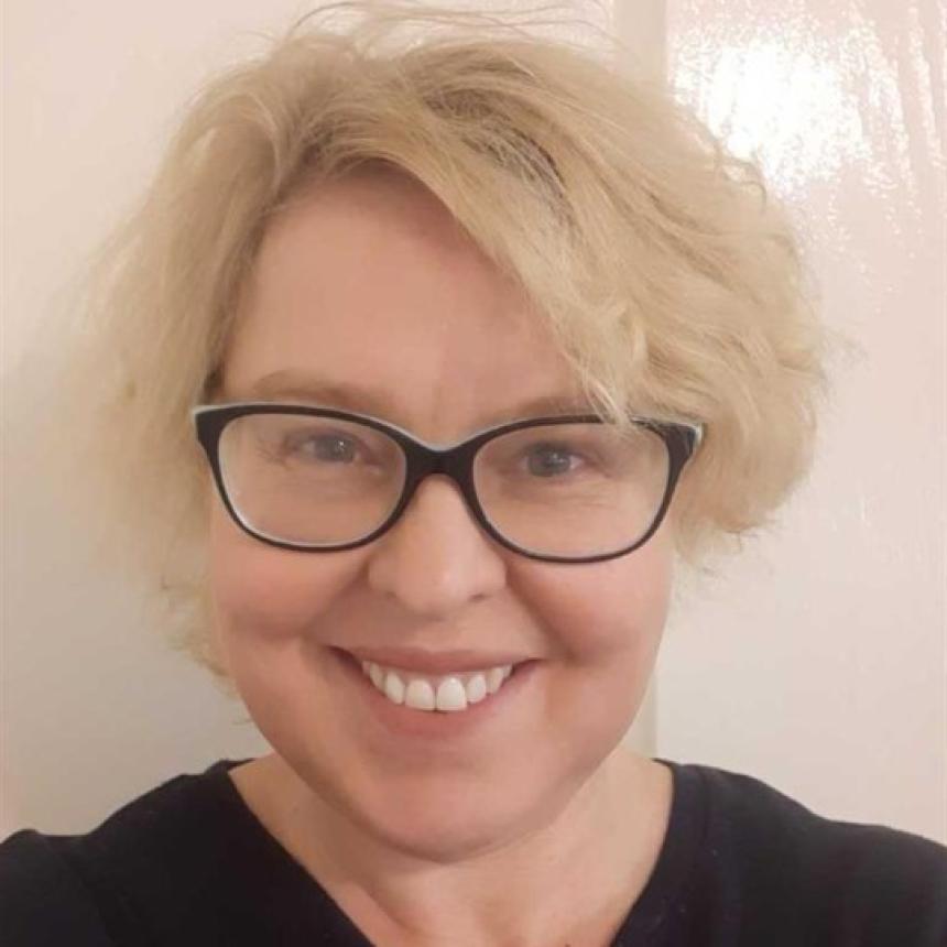 Narelle Robertson