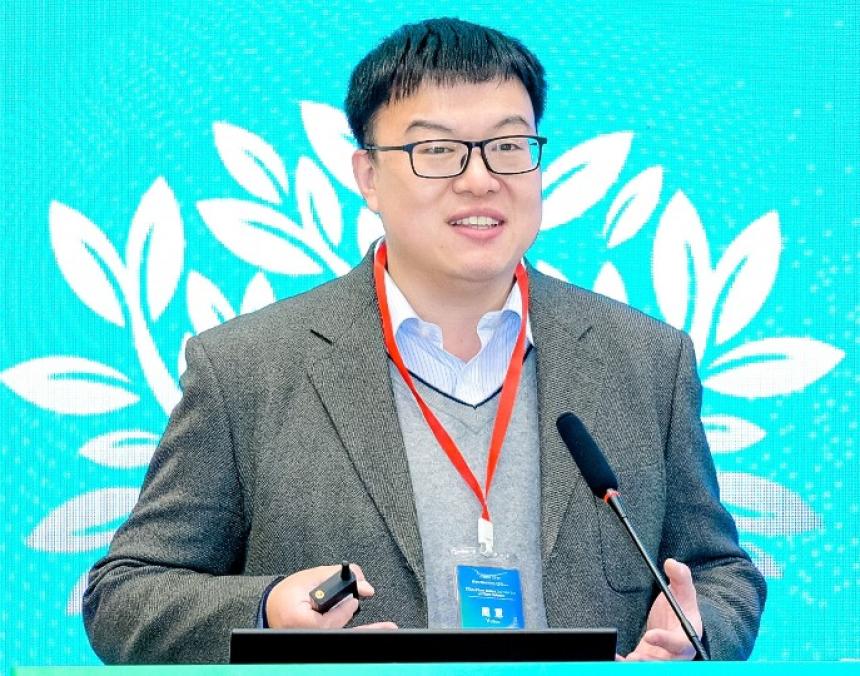 Yi Zhou