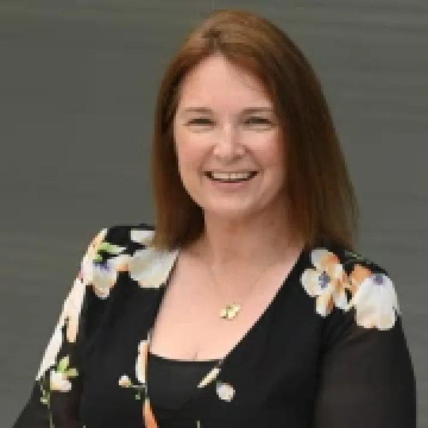 Narelle Ryan